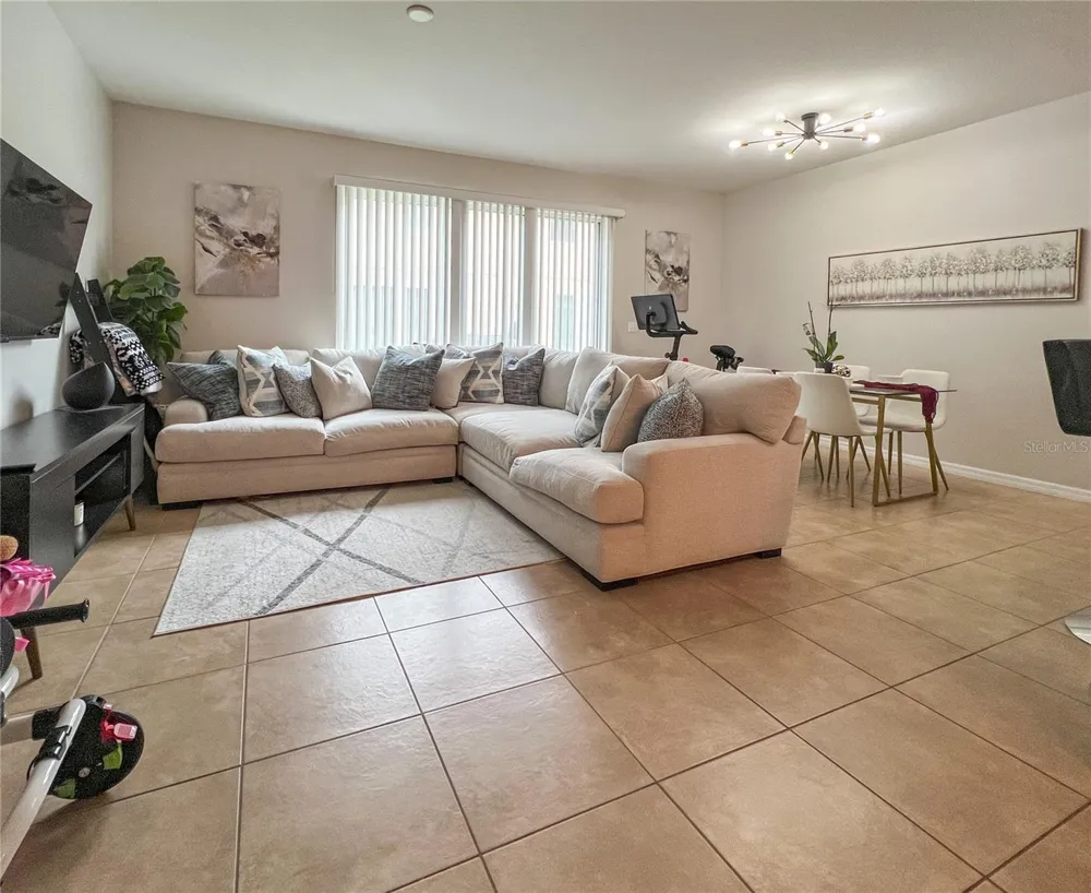 772 SPRING FLOWERS TRAIL Brandon, FL 33511
