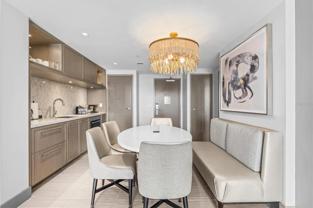 691 S GULFVIEW BOULEVARD #815 Clearwater Beach, FL 33767