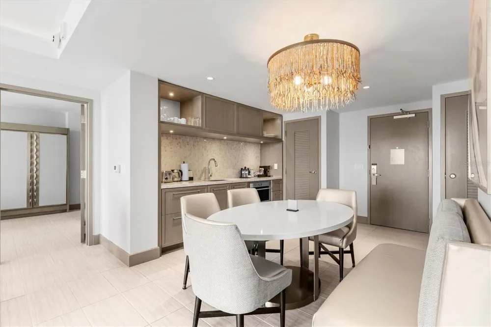 691 S GULFVIEW BOULEVARD #815 Clearwater Beach, FL 33767