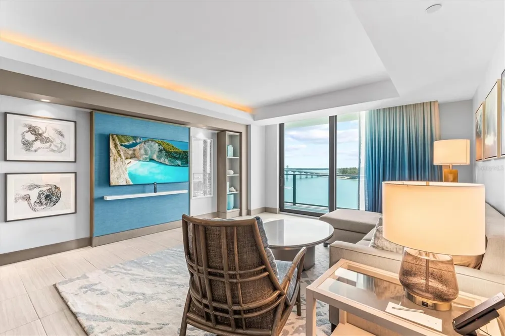 691 S GULFVIEW BOULEVARD #815 Clearwater Beach, FL 33767