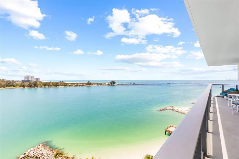 691 S GULFVIEW BOULEVARD #815 Clearwater Beach, FL 33767