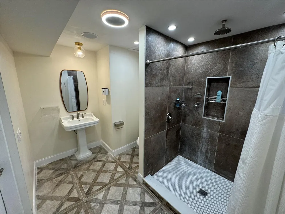 7102 REINDEER ROAD Tampa, FL 33619