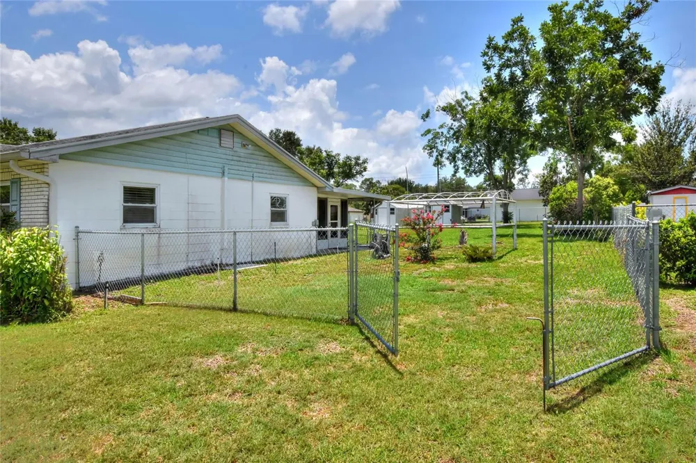 6739 FARRIS DRIVE Lakeland, FL 33811