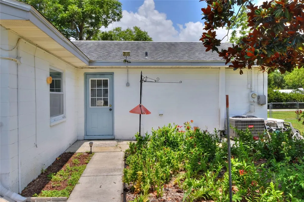 6739 FARRIS DRIVE Lakeland, FL 33811