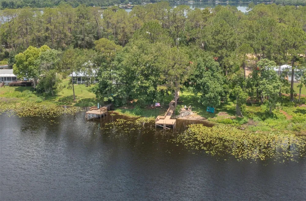 303 RILEY LAKE DRIVE Hawthorne, FL 32640