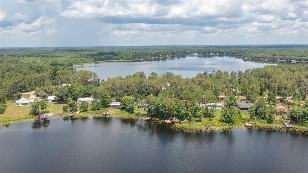 303 RILEY LAKE DRIVE Hawthorne, FL 32640