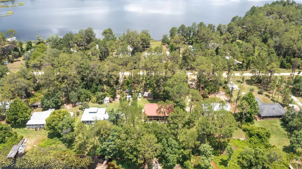 303 RILEY LAKE DRIVE Hawthorne, FL 32640