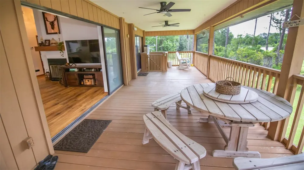 303 RILEY LAKE DRIVE Hawthorne, FL 32640