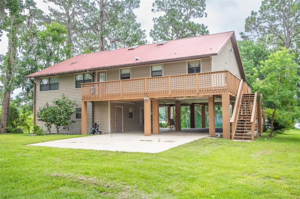 303 RILEY LAKE DRIVE Hawthorne, FL 32640
