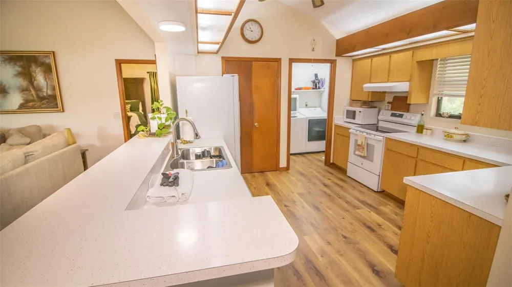 303 RILEY LAKE DRIVE Hawthorne, FL 32640