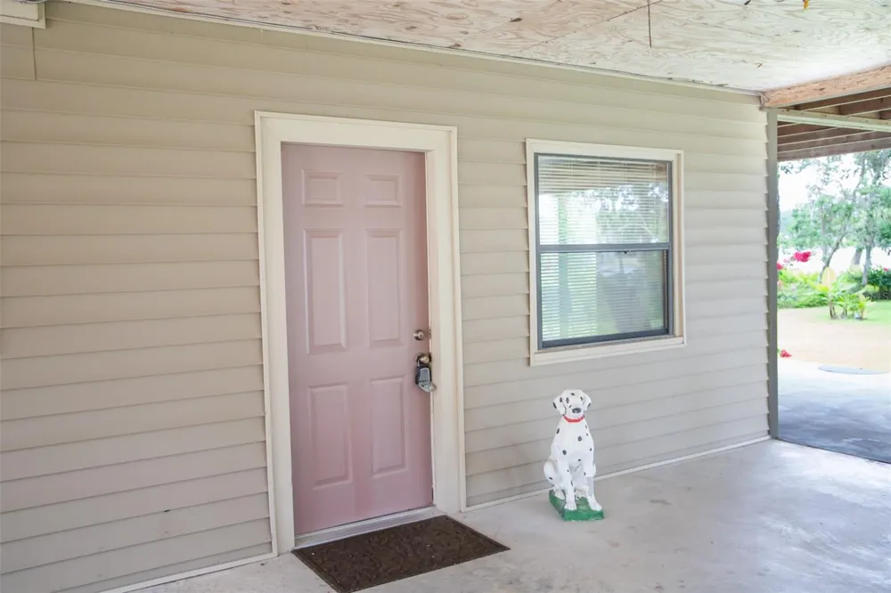 303 RILEY LAKE DRIVE Hawthorne, FL 32640