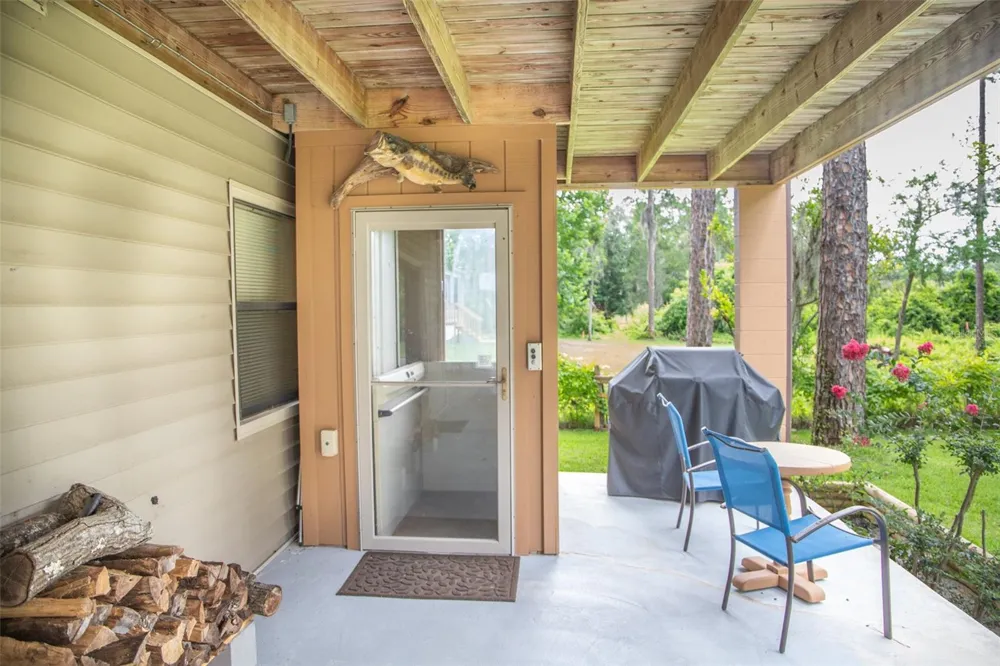 303 RILEY LAKE DRIVE Hawthorne, FL 32640