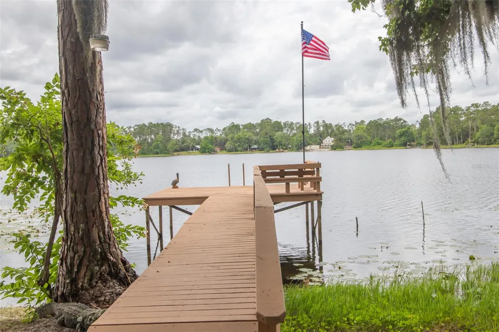 303 RILEY LAKE DRIVE Hawthorne, FL 32640
