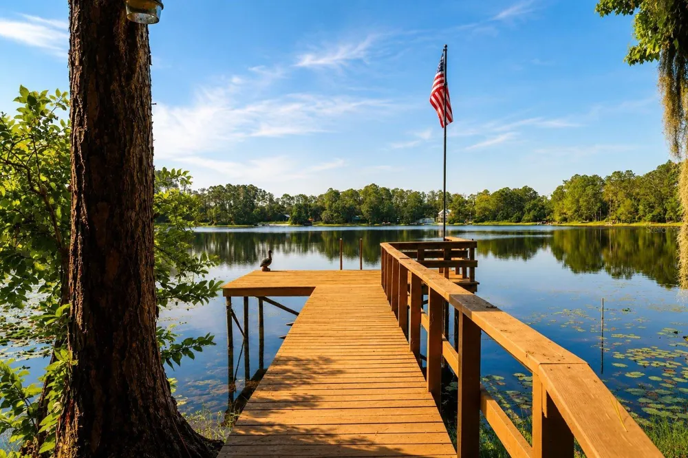 303 RILEY LAKE DRIVE Hawthorne, FL 32640