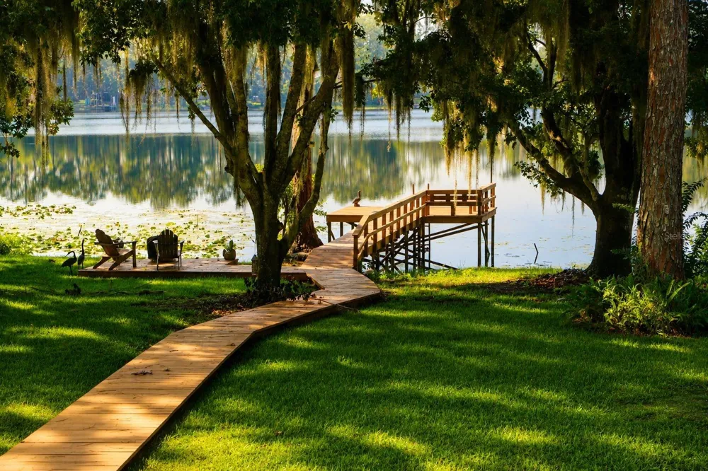 303 RILEY LAKE DRIVE Hawthorne, FL 32640