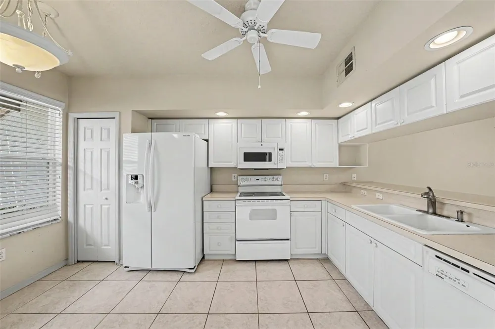 1400 WATER VIEW DRIVE W #102 Largo, FL 33771