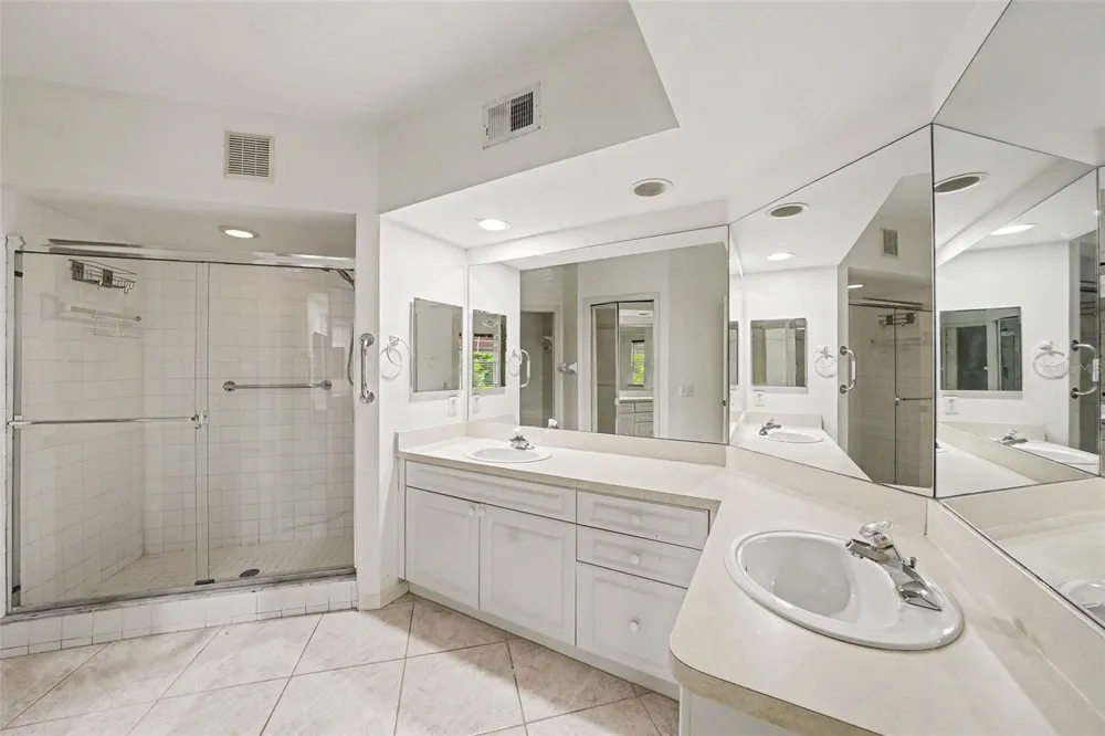 1400 WATER VIEW DRIVE W #102 Largo, FL 33771
