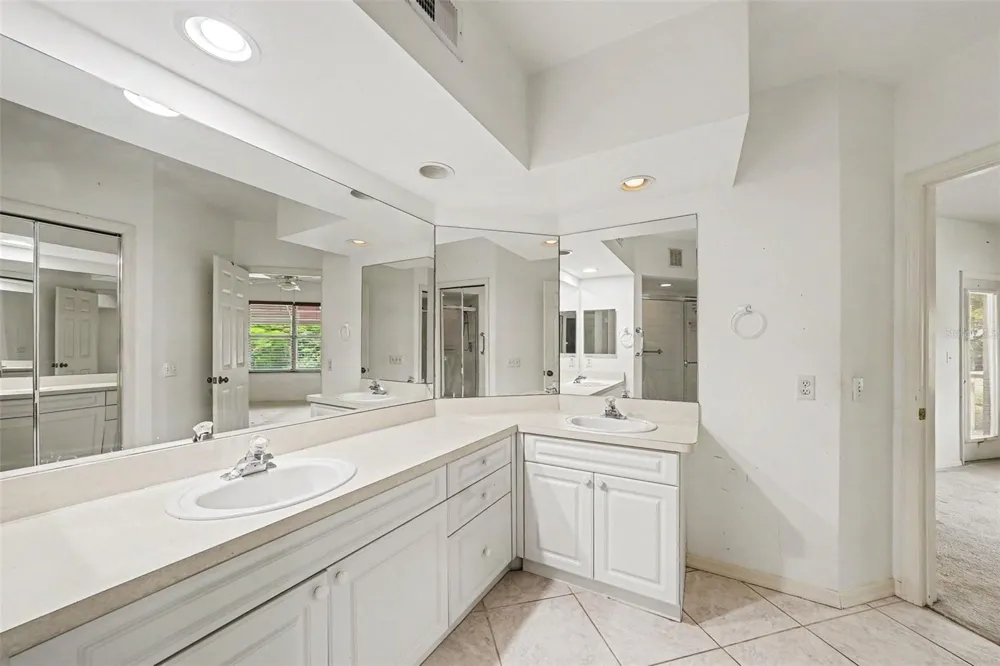 1400 WATER VIEW DRIVE W #102 Largo, FL 33771