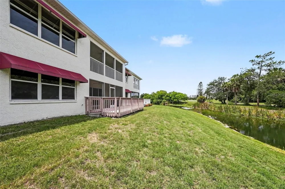 1400 WATER VIEW DRIVE W #102 Largo, FL 33771