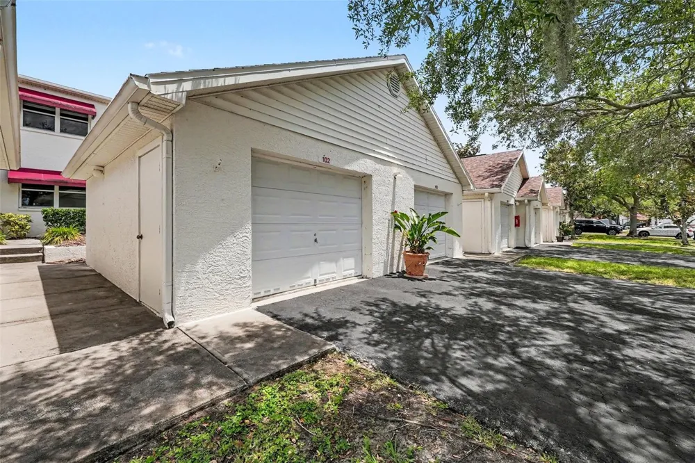 1400 WATER VIEW DRIVE W #102 Largo, FL 33771