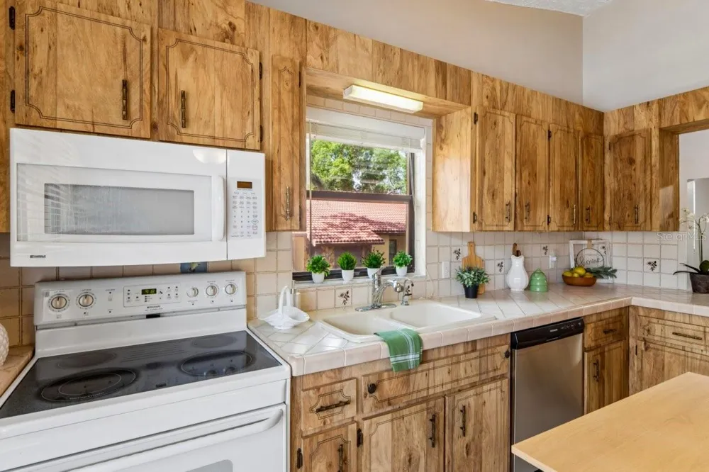 8550 SHADBLOW CT ##6 Port Richey, FL 34668