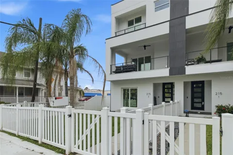 215 W COLUMBUS DRIVE #2
