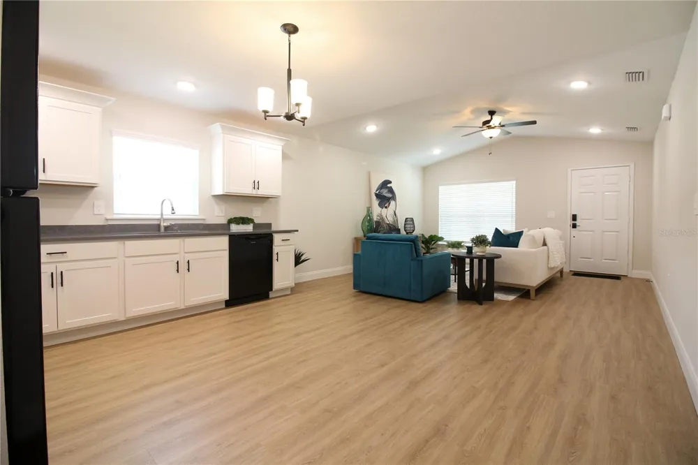 1242 DOROTHY STREET Lakeland, FL 33815
