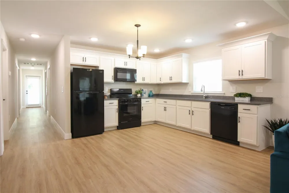 1242 DOROTHY STREET Lakeland, FL 33815