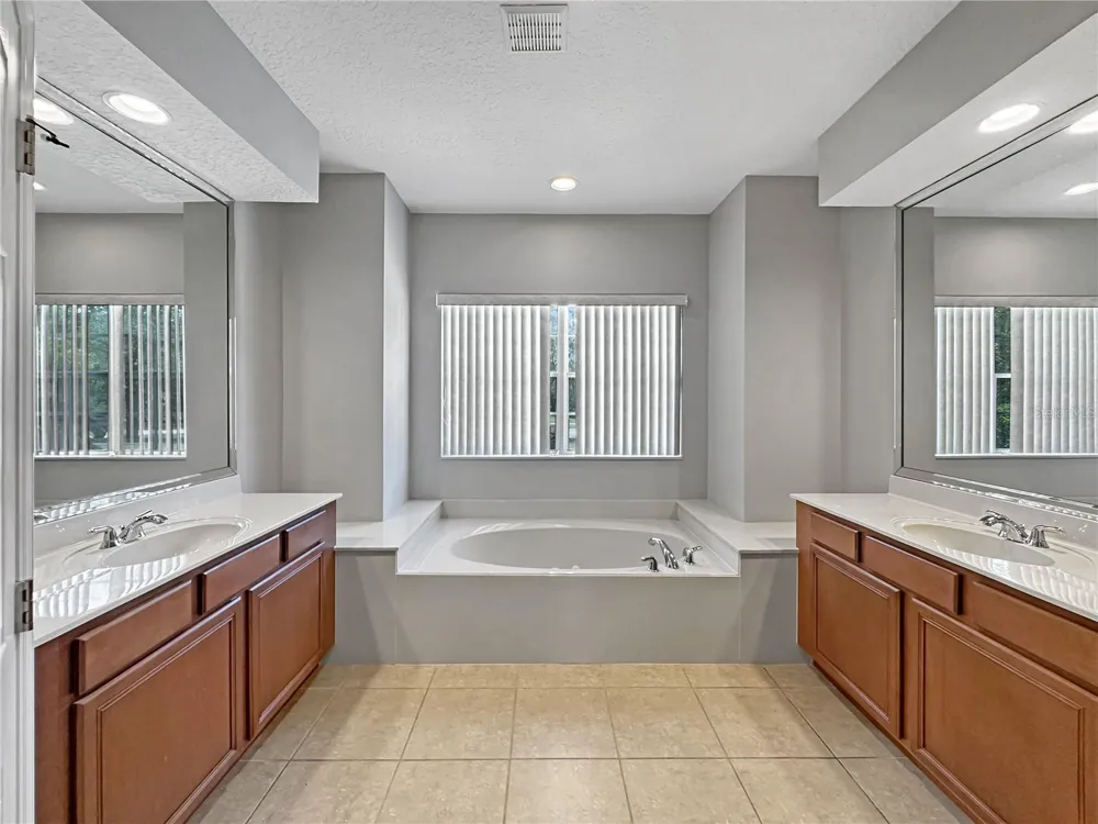 2770 REGAL PINE TRAIL Oviedo, FL 32766