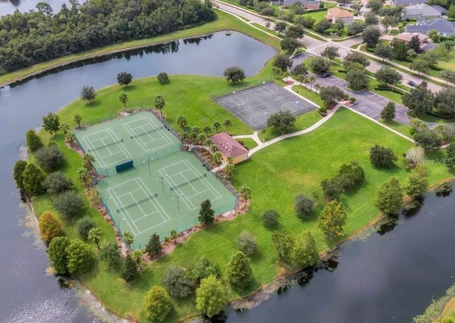 2770 REGAL PINE TRAIL Oviedo, FL 32766