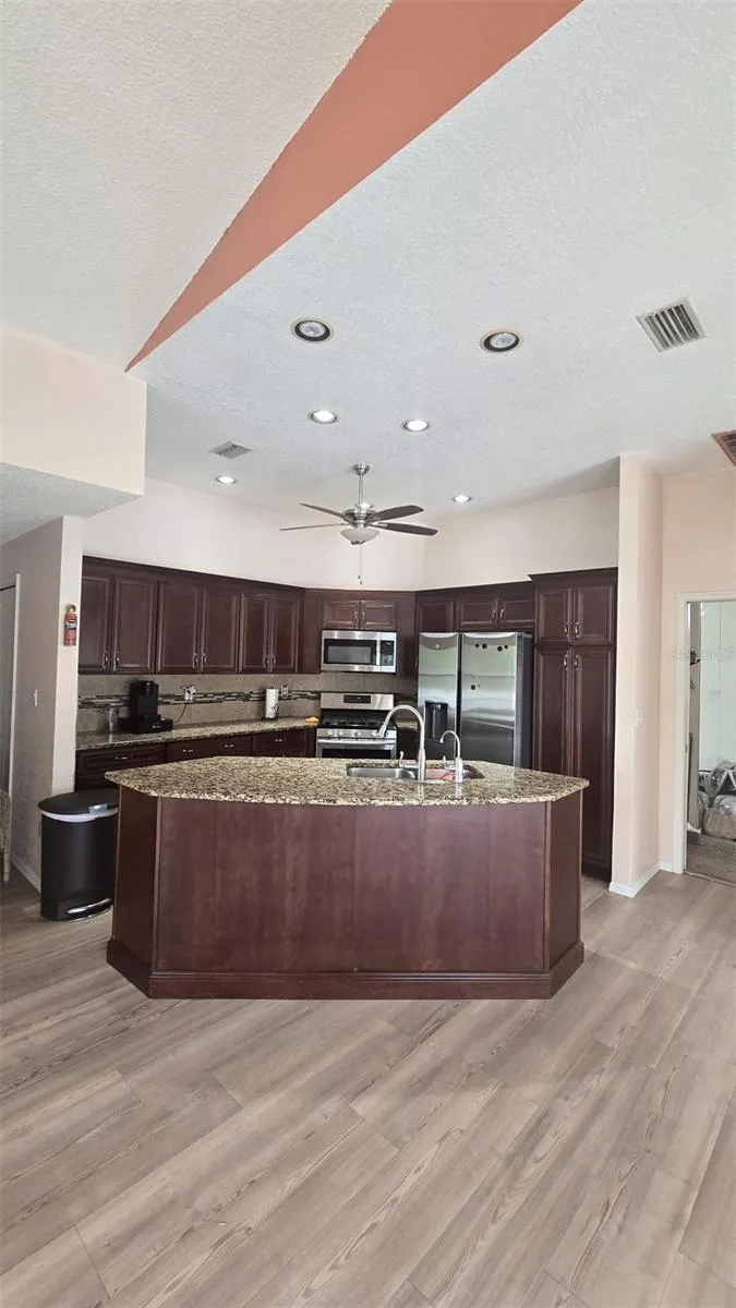 10431 36TH STREET Clearwater, FL 33762