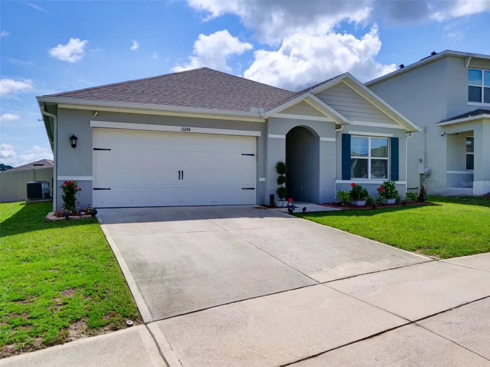 11244 AMBER RIDGE DRIVE Zellwood, FL 32798