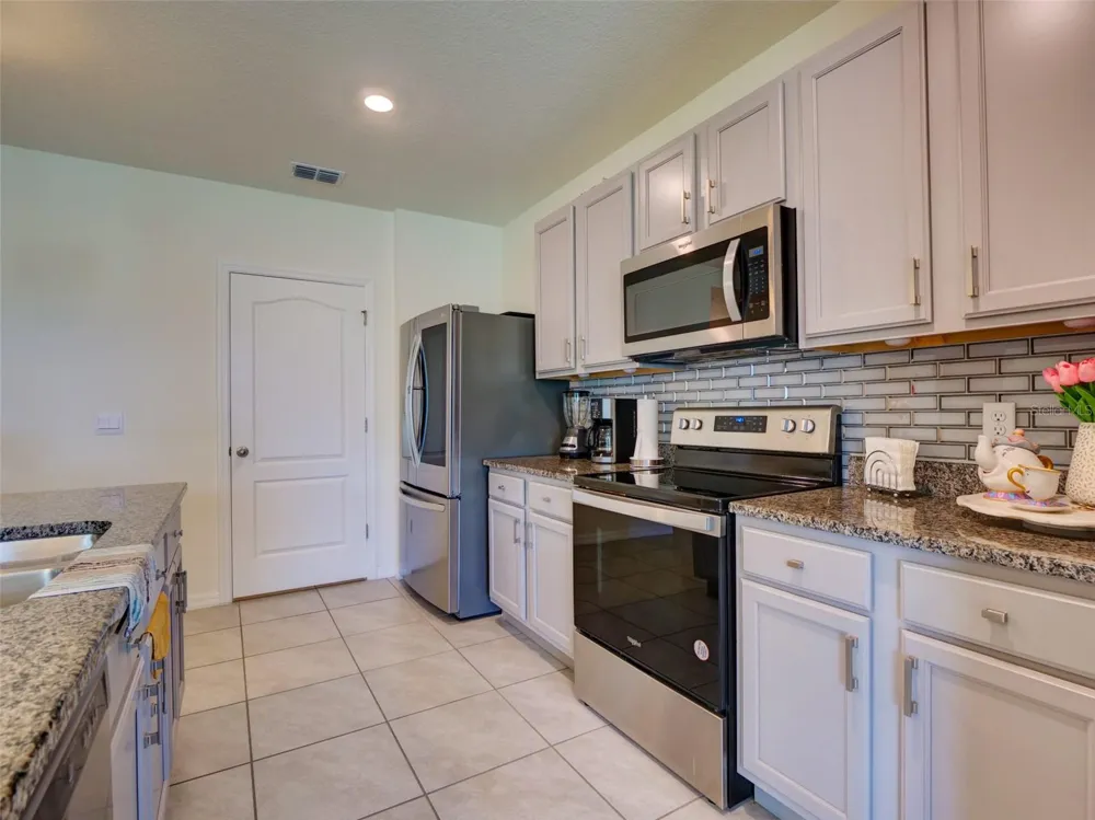 11244 AMBER RIDGE DRIVE Zellwood, FL 32798