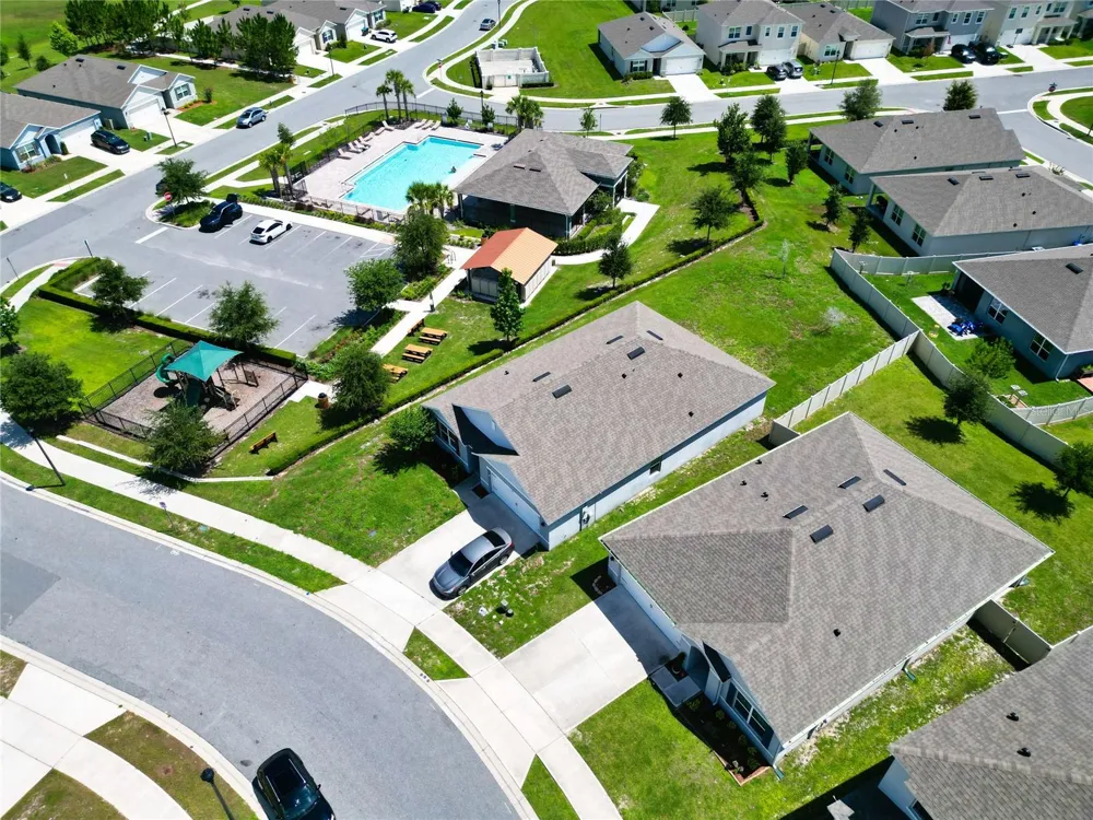 11244 AMBER RIDGE DRIVE Zellwood, FL 32798