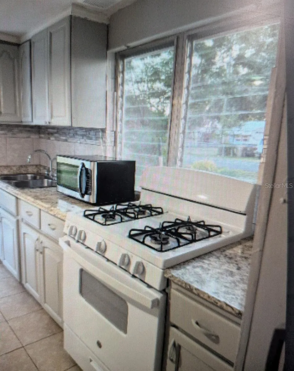 2725 SAMPLE STREET Kissimmee, FL 34744