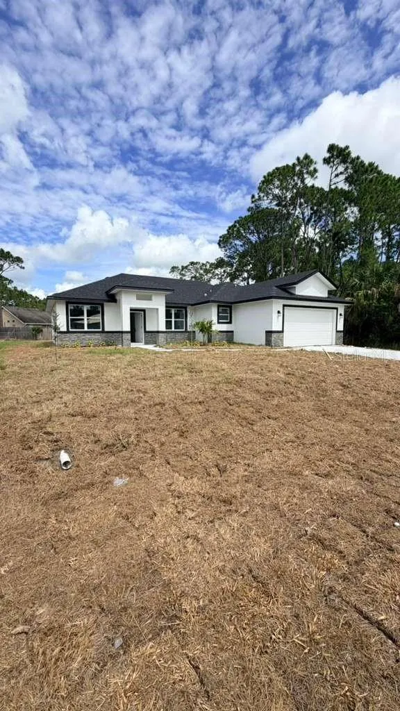 1217 E PRICE BOULEVARD North Port, FL 34288