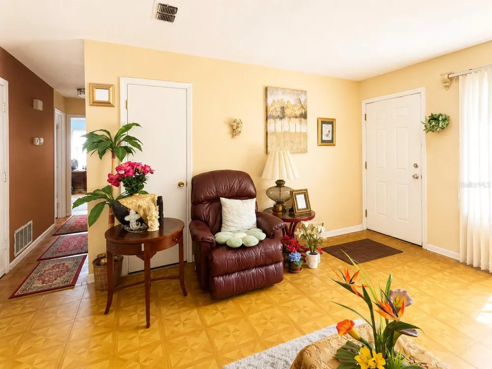 263 ROSS ROAD Tallahassee, FL 32305