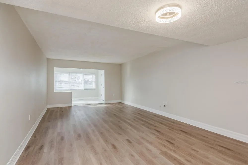 8 GLENCOE PLACE #104 Dunedin, FL 34698