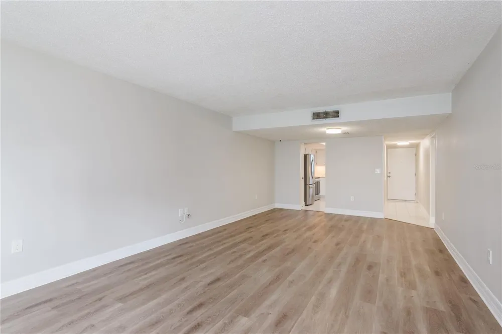 8 GLENCOE PLACE #104 Dunedin, FL 34698