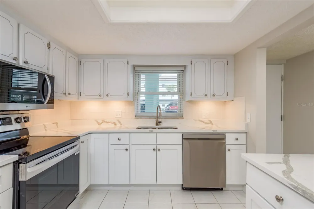 8 GLENCOE PLACE #104 Dunedin, FL 34698