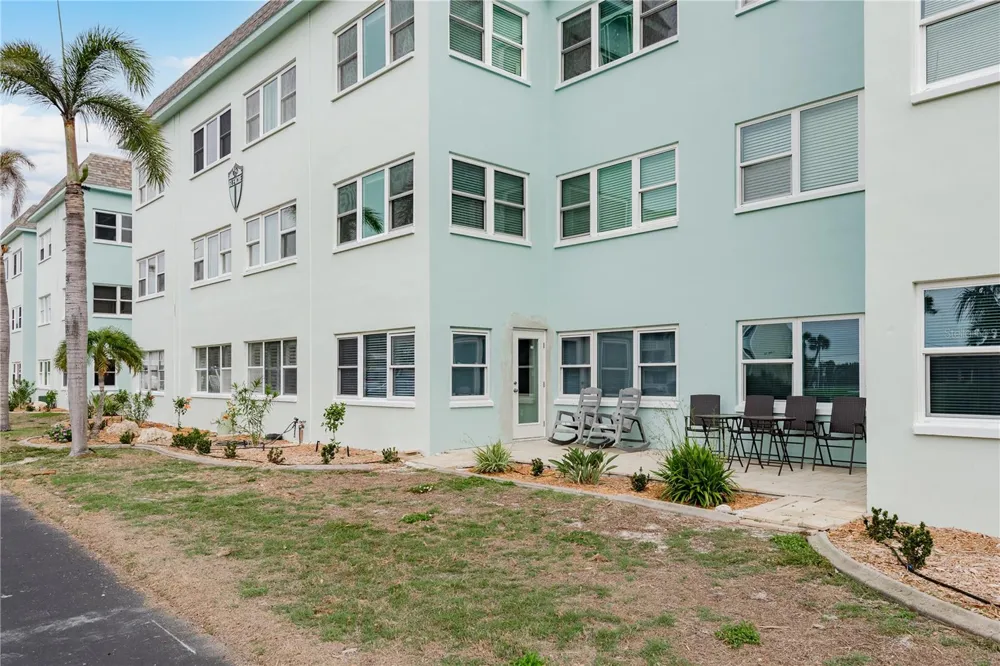8 GLENCOE PLACE #104 Dunedin, FL 34698