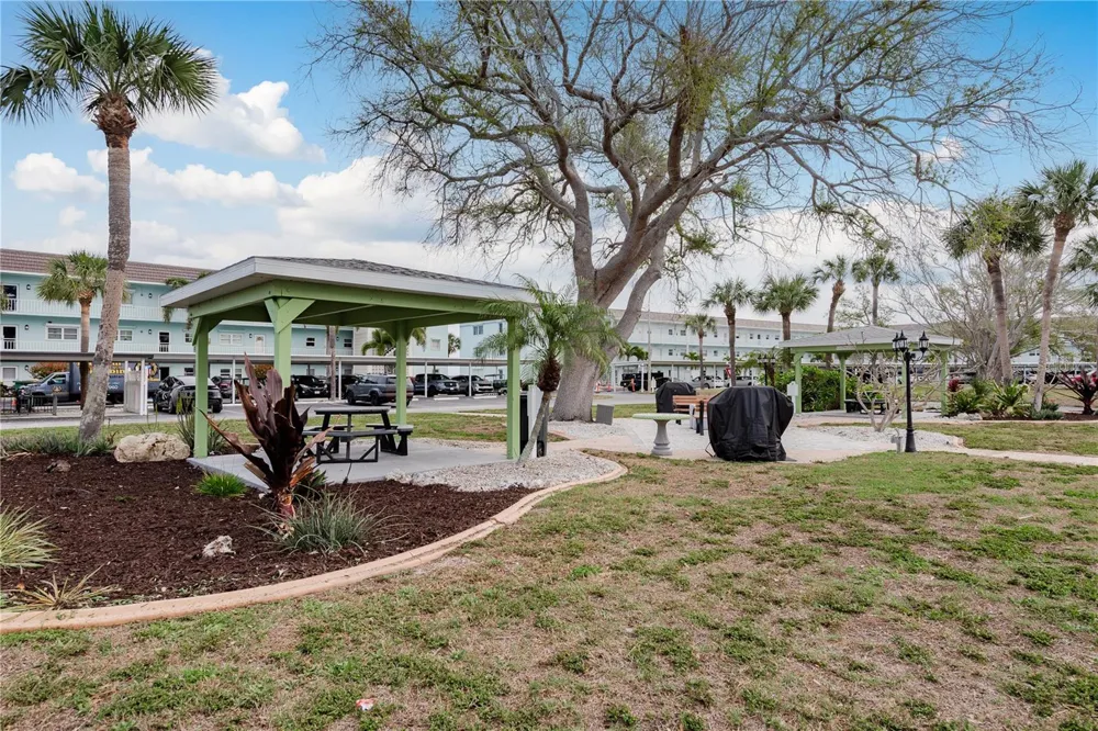 8 GLENCOE PLACE #104 Dunedin, FL 34698