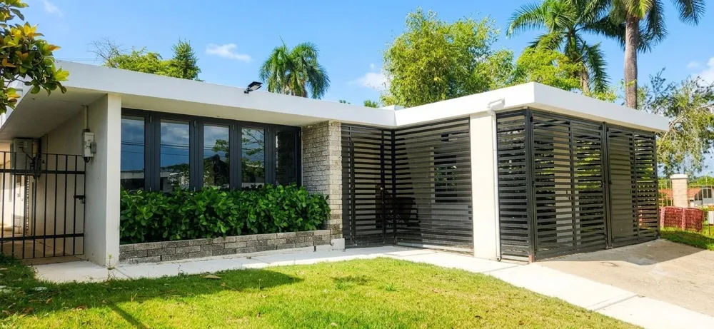 Urb Parkville AVE. LOPATEGUI Guaynabo, PR 00969