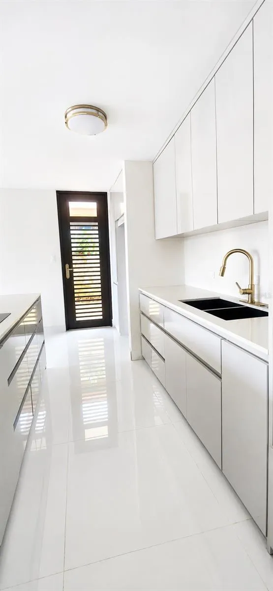 Urb Parkville AVE. LOPATEGUI Guaynabo, PR 00969