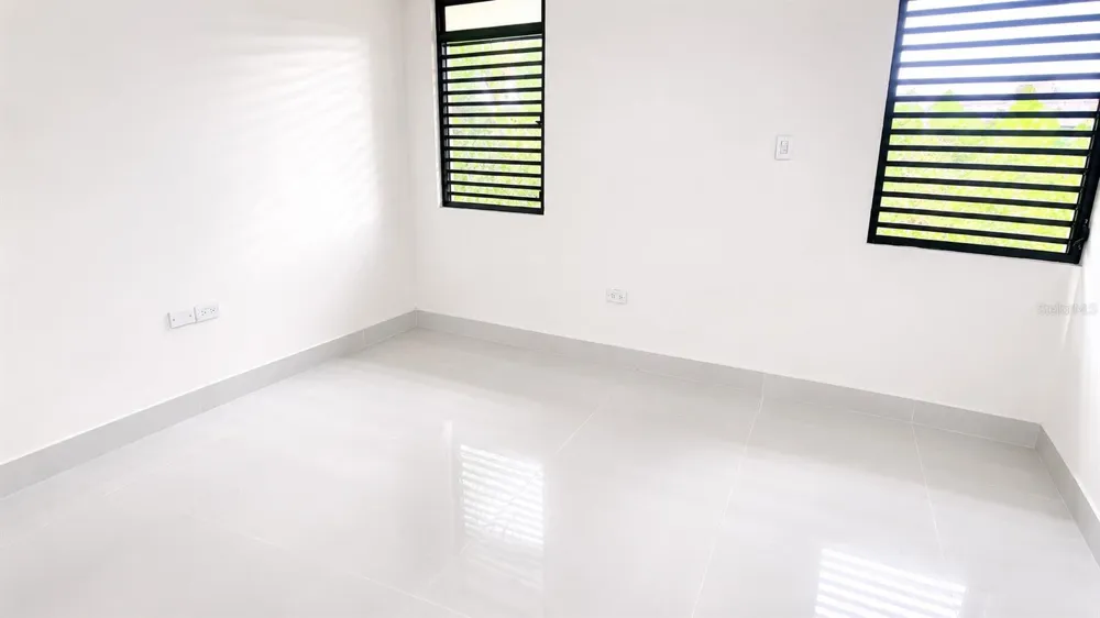 Urb Parkville AVE. LOPATEGUI Guaynabo, PR 00969