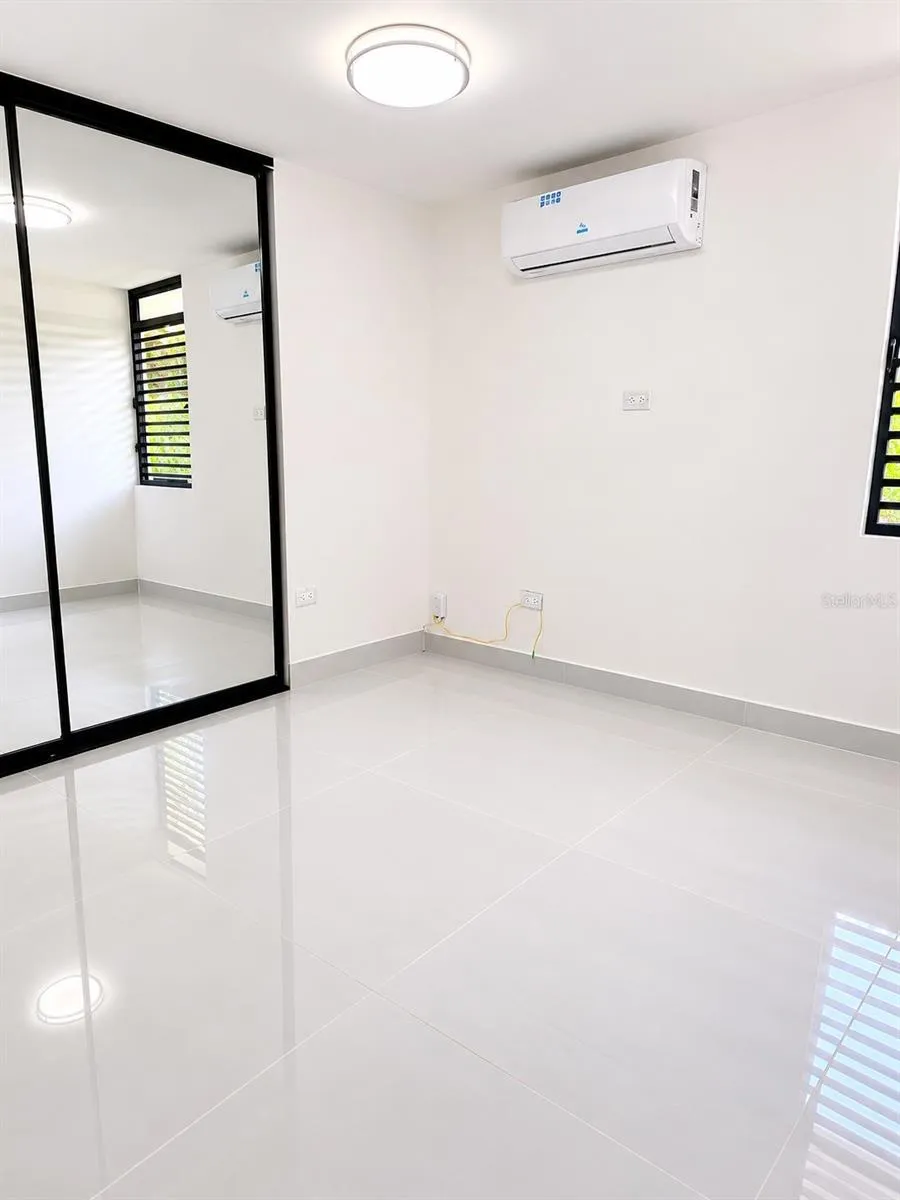 Urb Parkville AVE. LOPATEGUI Guaynabo, PR 00969