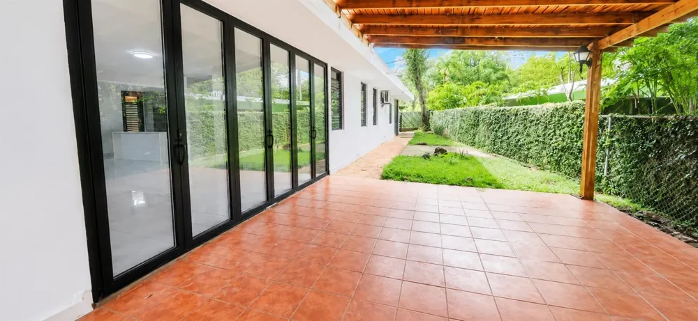 Urb Parkville AVE. LOPATEGUI Guaynabo, PR 00969