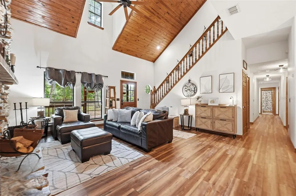 381 JUNGLE ROAD Geneva, FL 32732