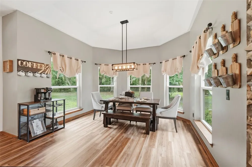 381 JUNGLE ROAD Geneva, FL 32732