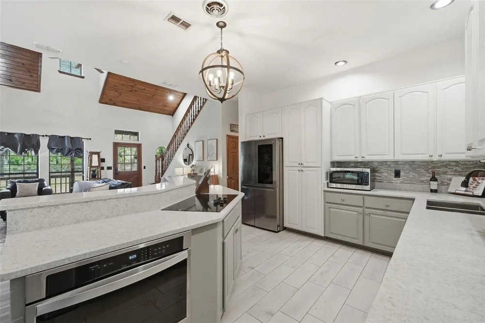 381 JUNGLE ROAD Geneva, FL 32732